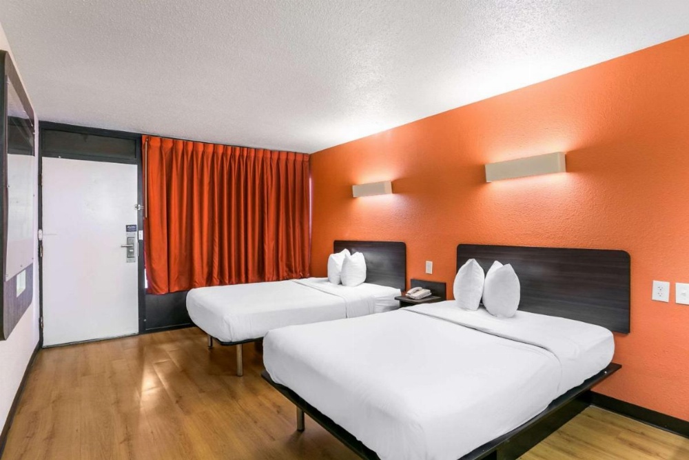 Double Room with Two Double Beds - Non-Smoking